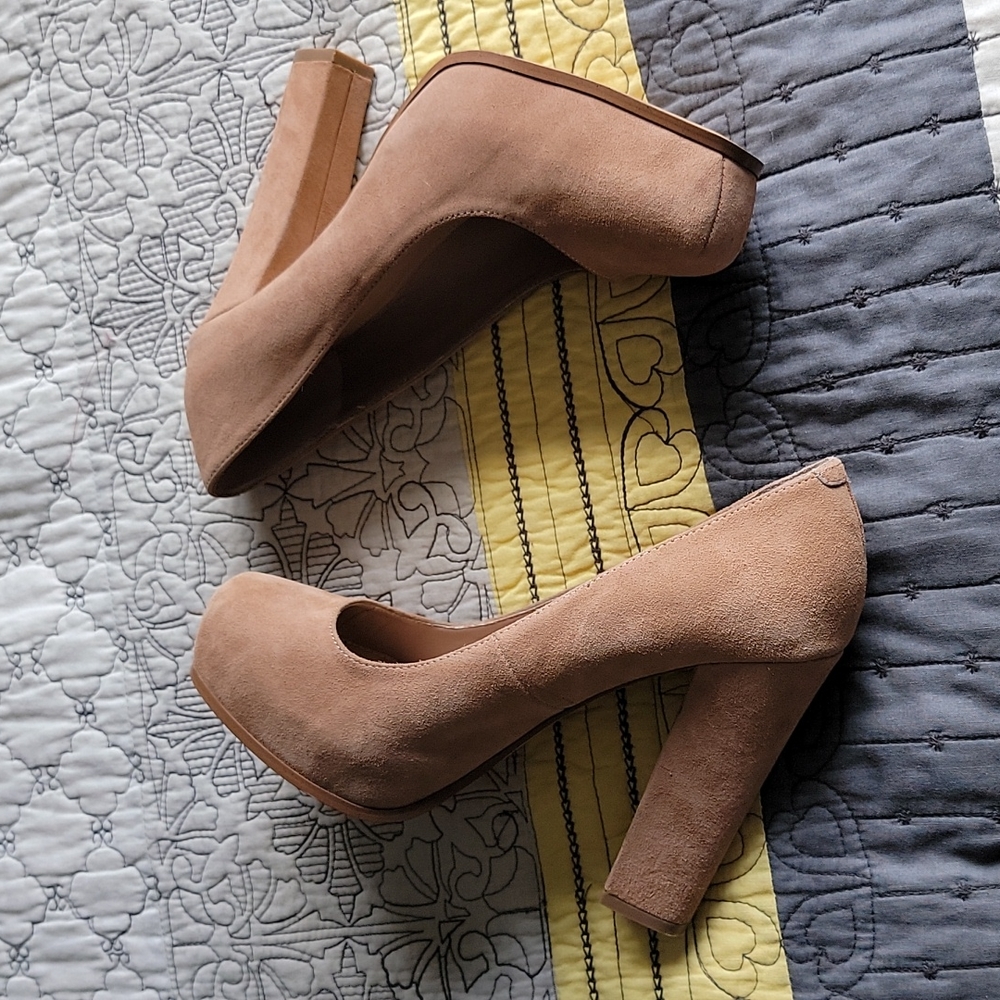 Steve Madden Sarrina size 9.5 platform heels tan color